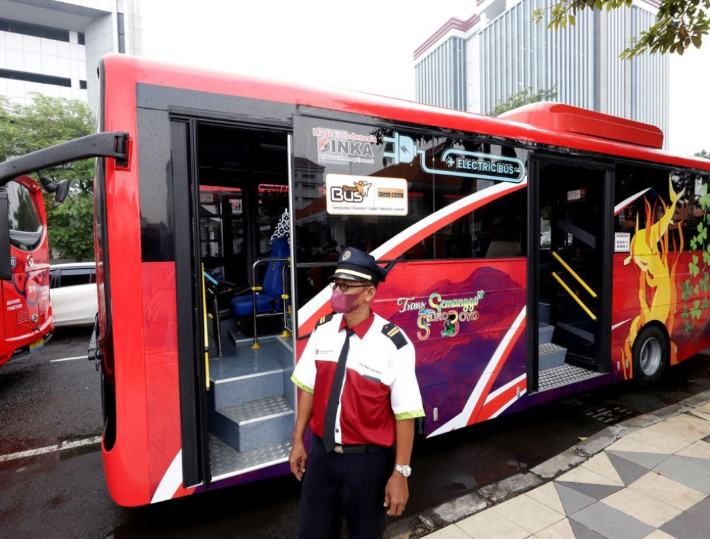 Ilustrasi. Salah satu layanan transportasi umum Suroboyo Bus. SP/ SBY