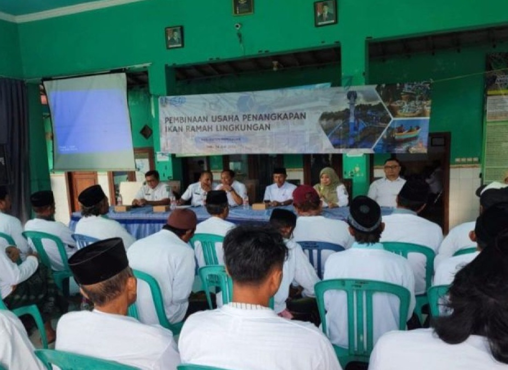 Pembinaan pola penangkapan ikan ramah lingkungan oleh Dinas Kelautan dan Perikanan Kabupaten Pamekasan bersama DKP Provinsi Jawa Timur. SP/Foto:DKPP Pamekasan