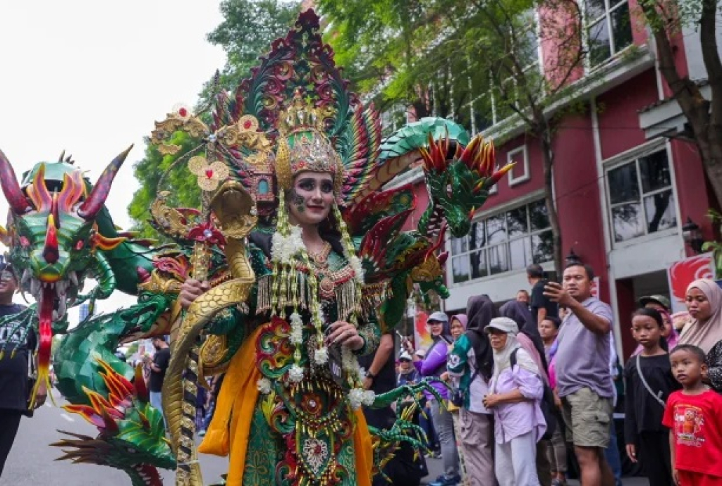 Salah satu gelaran Surabaya Fashion Festival dalam rangka peringatan Hari Jadi ke-733 Kota Surabaya.  SP/ Kominfo Surabaya