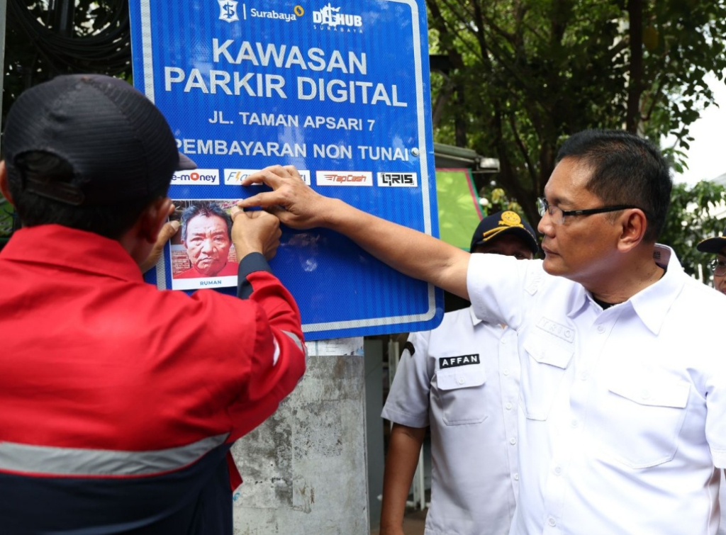 Peristiwa Pemkot Surabaya Tingkatkan Transformasi Layanan Parkir Nontunai yang Transparan