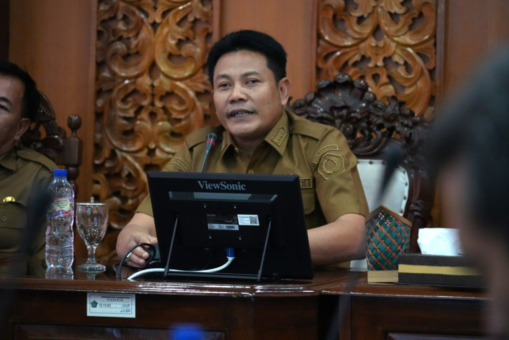 Bupati Sidoarjo Subandi S.H,M.Kn antisipasi krisis kapasitas sampah dari Hulu sampai keTempat Pemrosesan Akhir (TPA) Griyo Mulyo Jabon. SP/HIKMAH