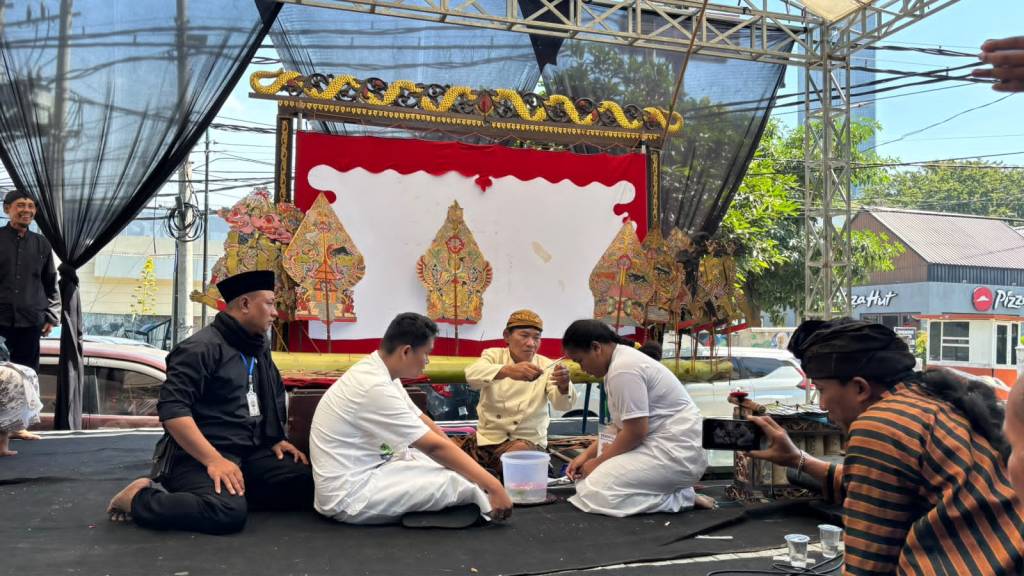 Prosesi Ruwatan oleh Dalang Ki Suwito Srimudo Darsono. SP/Athayamoch