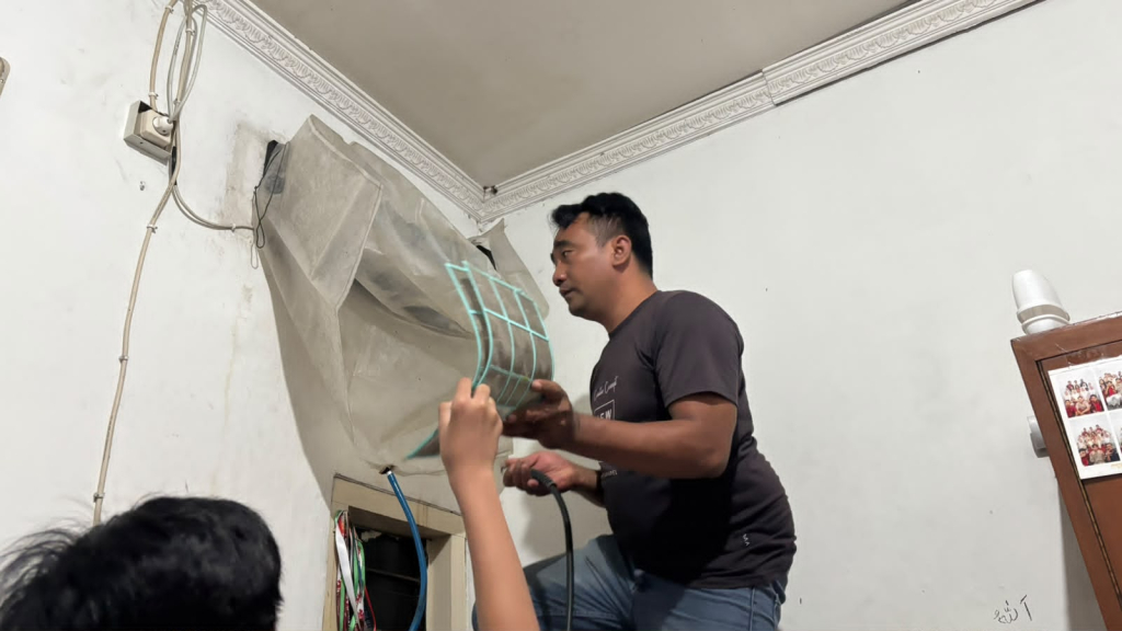 Pak habib ketika sedang bekerja. SP/athayamoch