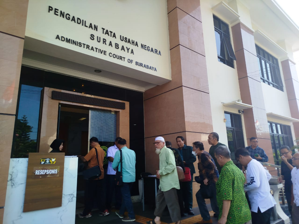 Sidang gugatan pedagang pasar Kota Madiun di Pengadilan Tata Usaha Negara Surabaya.