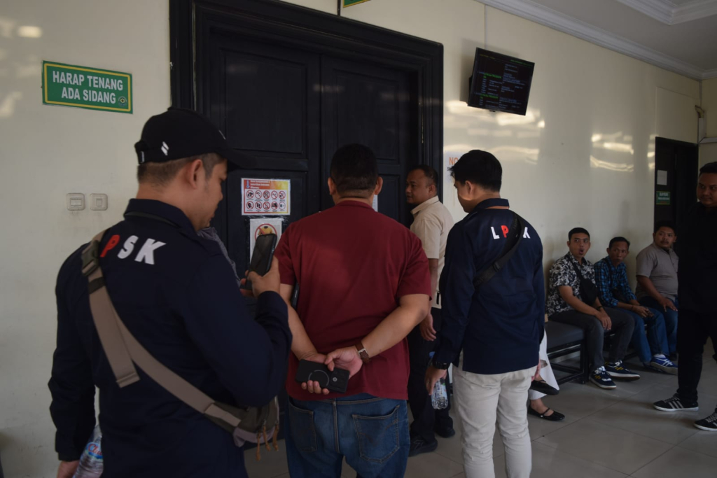 Saksi yang didampingi LPSK dalam persidangan lanjutan dugaan kasus korupsi Kota Madiun di Pengadilan Tipikor Surabaya.