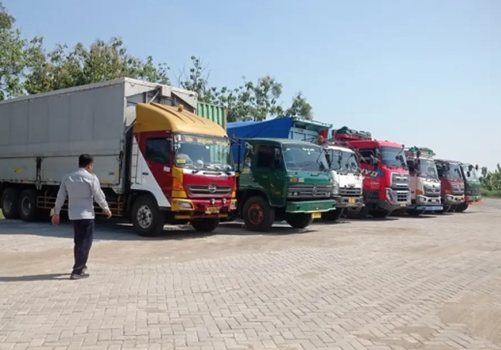 Uji coba operasional terminal barang di Desa Glagahan, Kecamatan Perak, Jombang. SP/ JBG