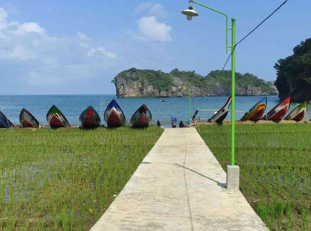 Pantai Kuyon yang berlokasi di Desa Wisata Nglebeng, Kecamatan Panggul, Kabupaten Trenggalek, Jawa Timur. SP/TRG