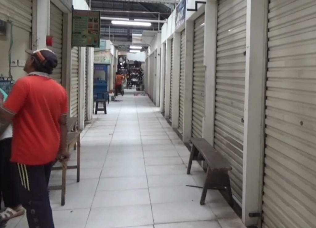 Kondisi lapak di lantai dua Pasar Besar Ngawi (PBN) yang banyak gulur tikar. SP/ NGW