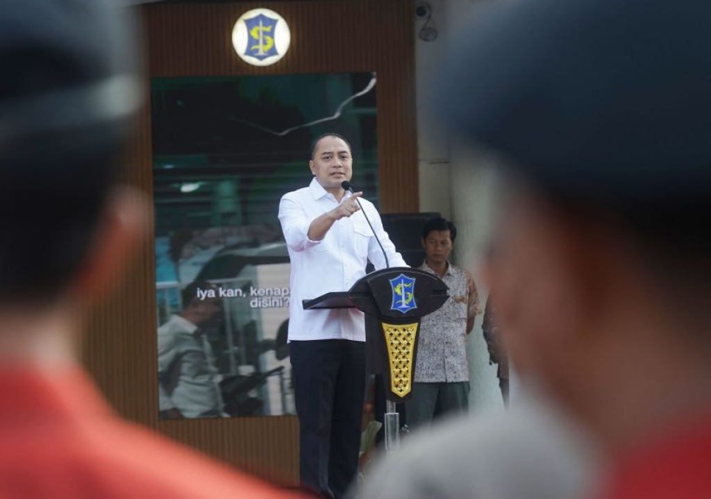 Wali Kota Surabaya Eri Cahyadi saat pengarahan bersama jajaran OPD di kota setempat. SP/Foto:Pemkot Surabaya