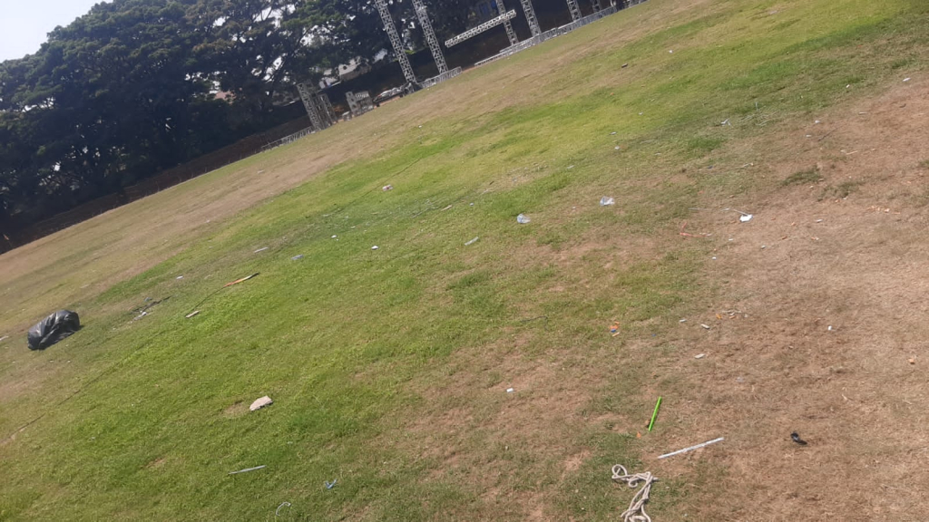 Kondisi rumput di Stadion Betoro Katong Ponorogo Pasca Konser Jos Jis Fest di Soal Persepon.  SP/ROH
