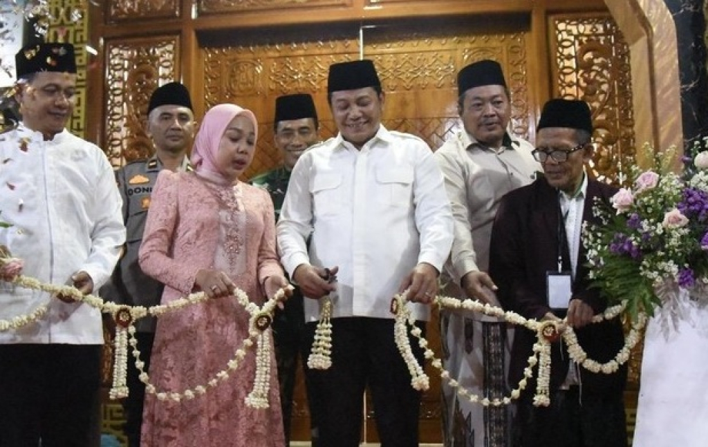 Bupati Sidoarjo Subandi saat peresmian Masjid Al-Hibah. SP/IST