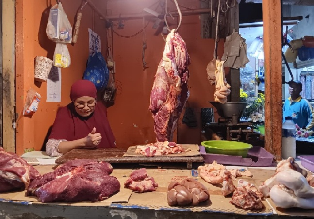 Ilustrasi. Salah satu penjual daging sapi di pasar tradisional Kota Malang. SP/MLG