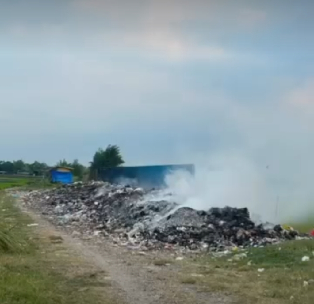 Peristiwa DLHK Sidoarjo Perkuat Tangani TPS Sampah Desa Sentul