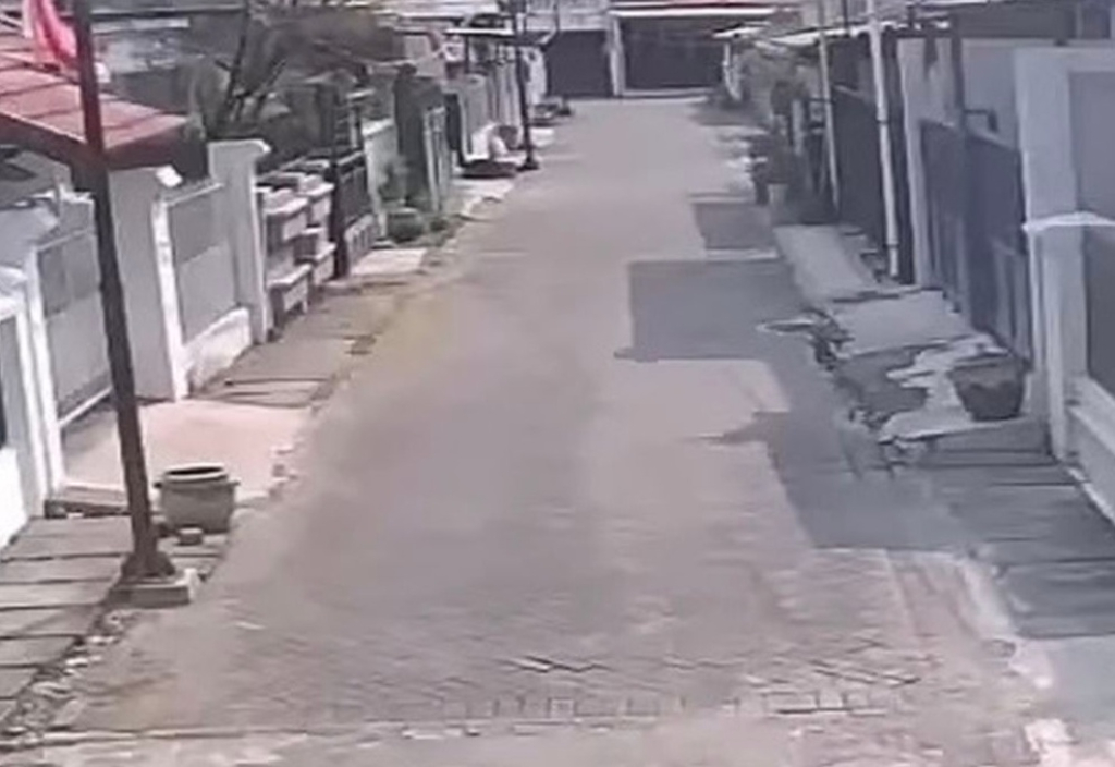 Kondisi lingkungan Kelurahan Pucang Sewu, Kecamatan Gubeng, Surabaya yang bebas dari parkir sembarang. SP/SBY