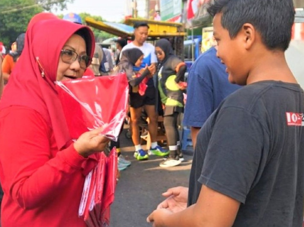 Peristiwa Sambut HUT RI ke-81, Pemkab Magetan Bagikan 3.000 Bendera Merah Putih Gratis