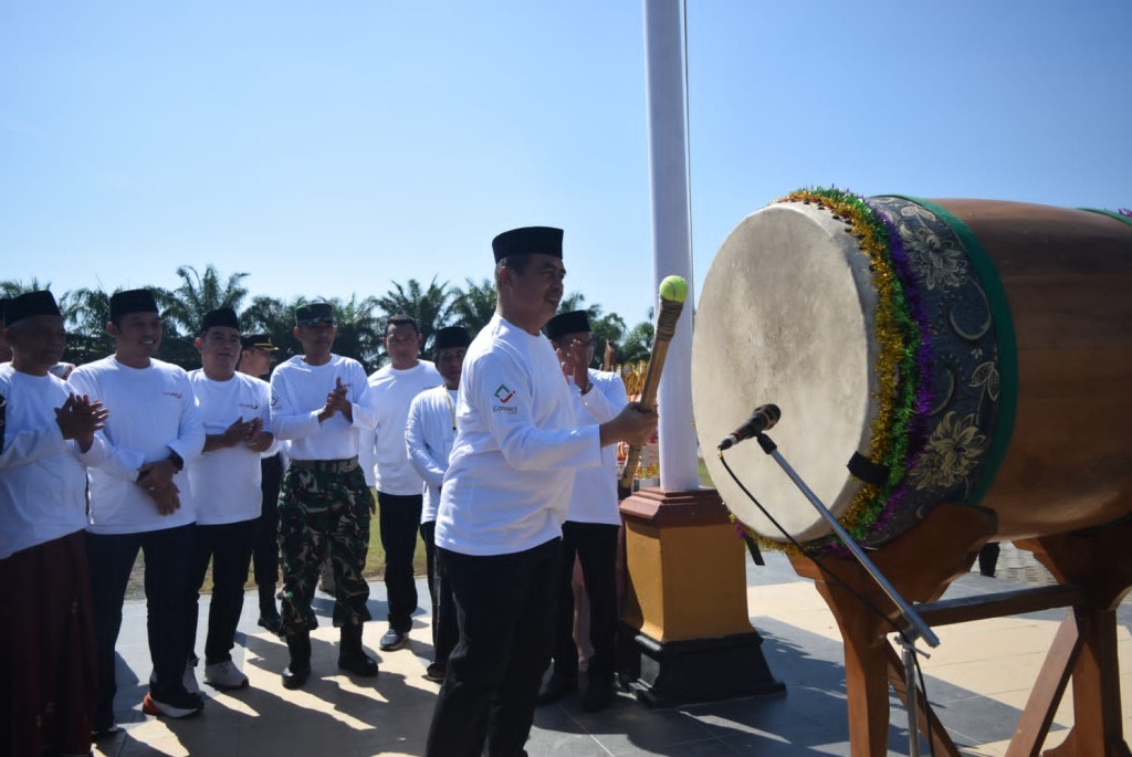 Bupati Madiun Hari Wuryanto saat membuka secara simbolis Porsadin IV DPC FKDT kabupaten Madiun. SP/ RIL