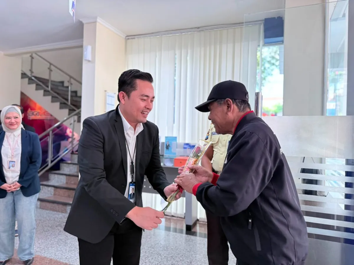 Rayakan Hari Pelanggan Nasional, Manajemen BRI Blitar Hadir Lebih Dekat menyapa Nasabah