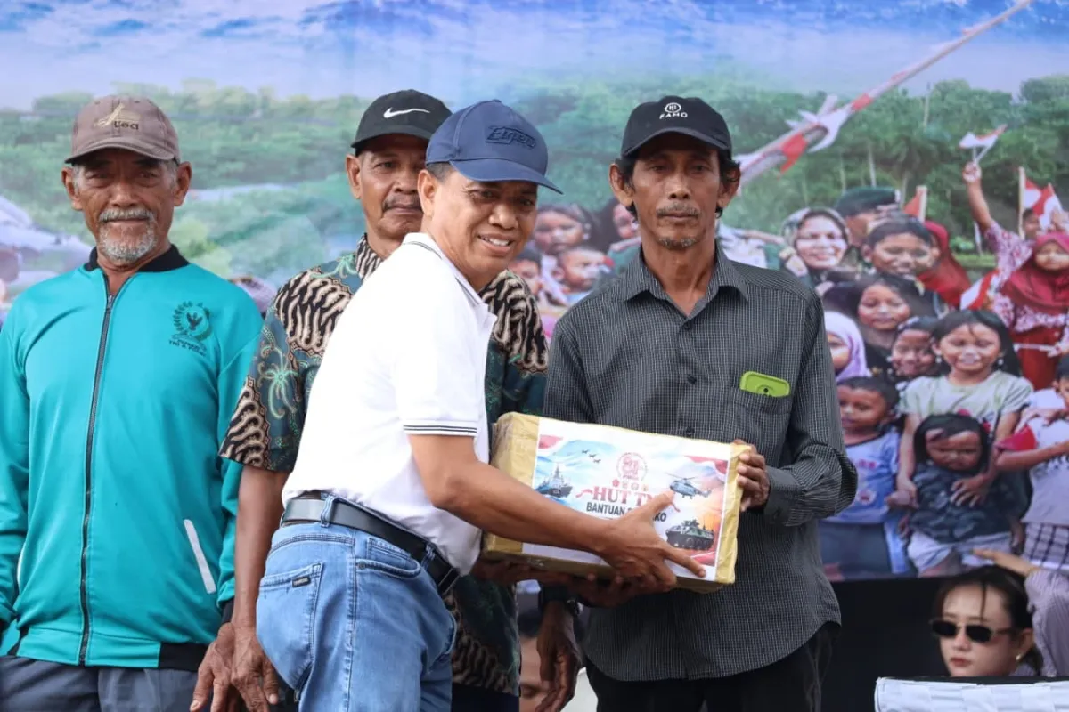 Baksos Warnai Rangkaian HUT ke-81 TNI di Lamongan