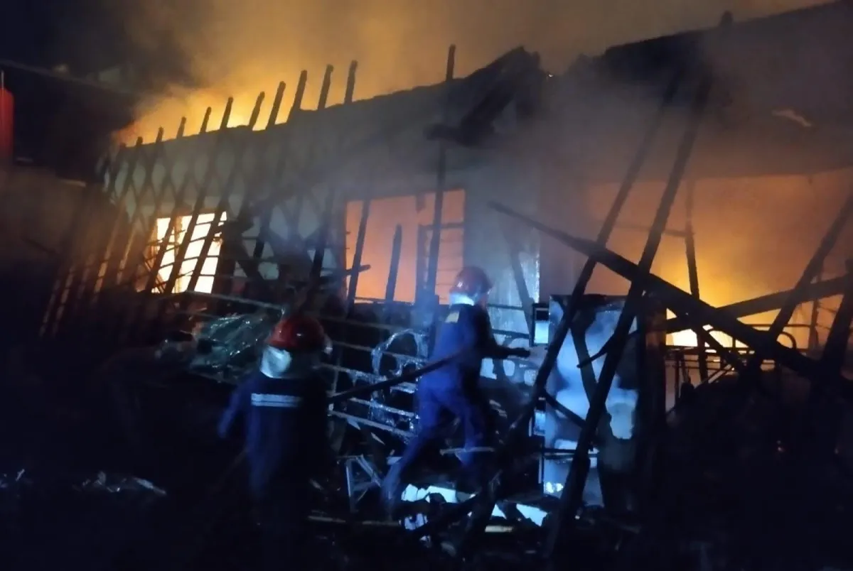 Rumah Dinas Puskesmas Ponorogo Terbakar, Berkas Arsip dan Motor Hangus