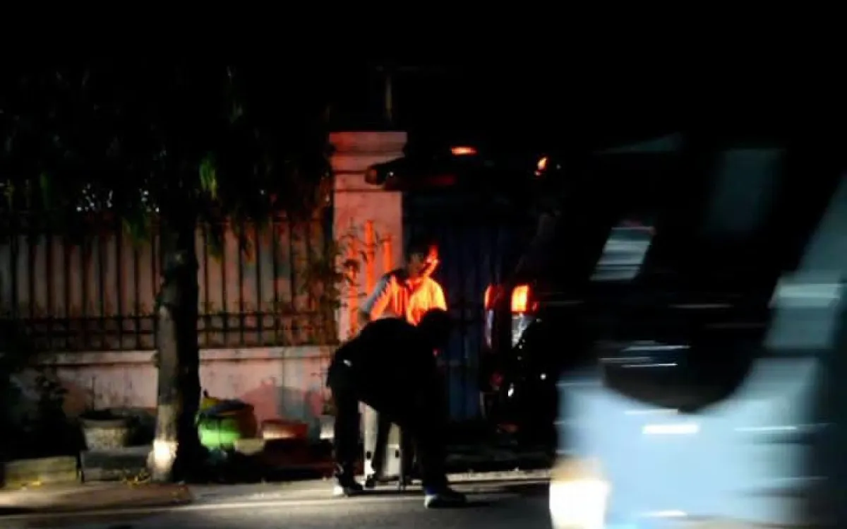 Baca juga : Follow The Money, KPK Lanjutkan Penggeledahan ke Rumah Camat Taman