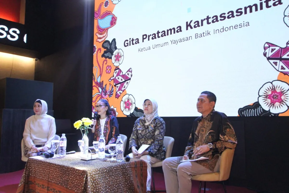 Batik Tak Lagi Sekadar Dipajang, HBN 2026 Bawa Wastra Jawa Timur Berlayar di Kalimas