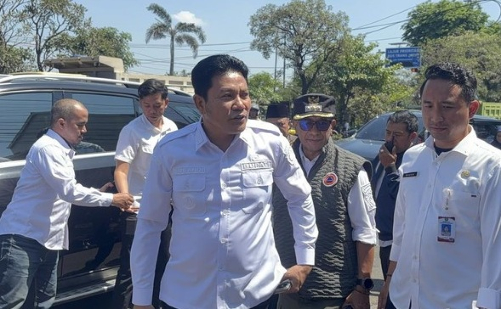 Bupati Subandi sidak SPPG usai kasus keracunan ratusan santri. SP/SDA