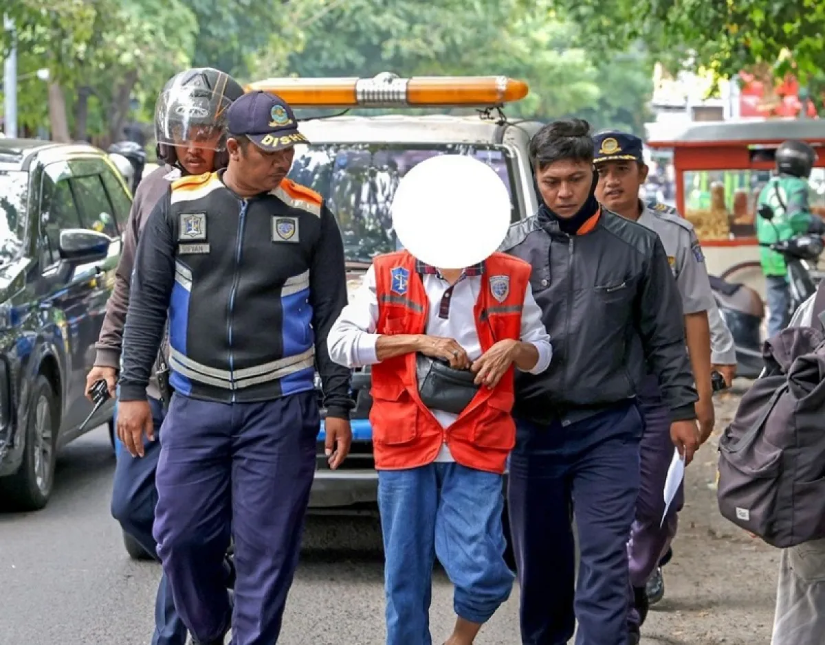 Jukir Tak Ber-KTA Ditertibkan, Digitalisasi Parkir di Surabaya Capai 1.541 Titik