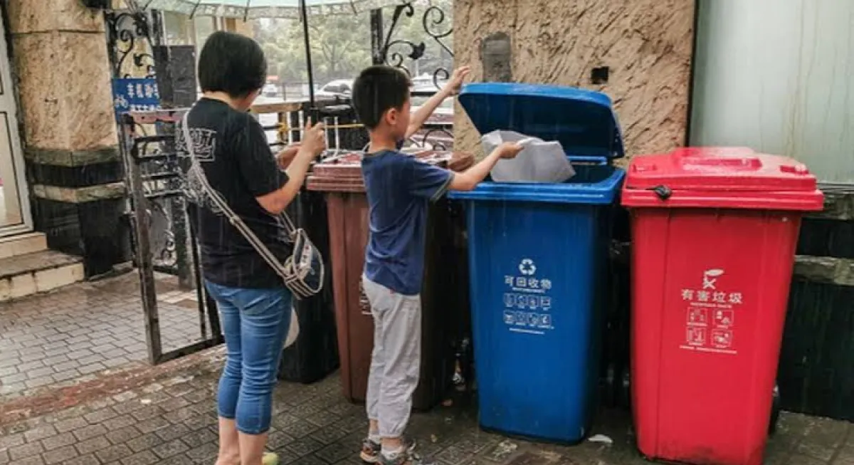 Bisnis Anak Muda di China yang Cuan, Buang Sampah