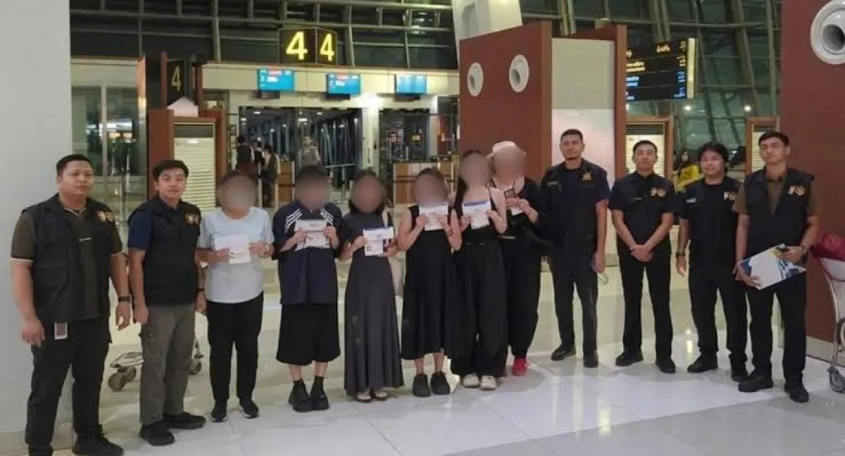 6 WNI China Buka Usaha Foto di Tanggerang, Seminggu Cuan Rp 14 Juta