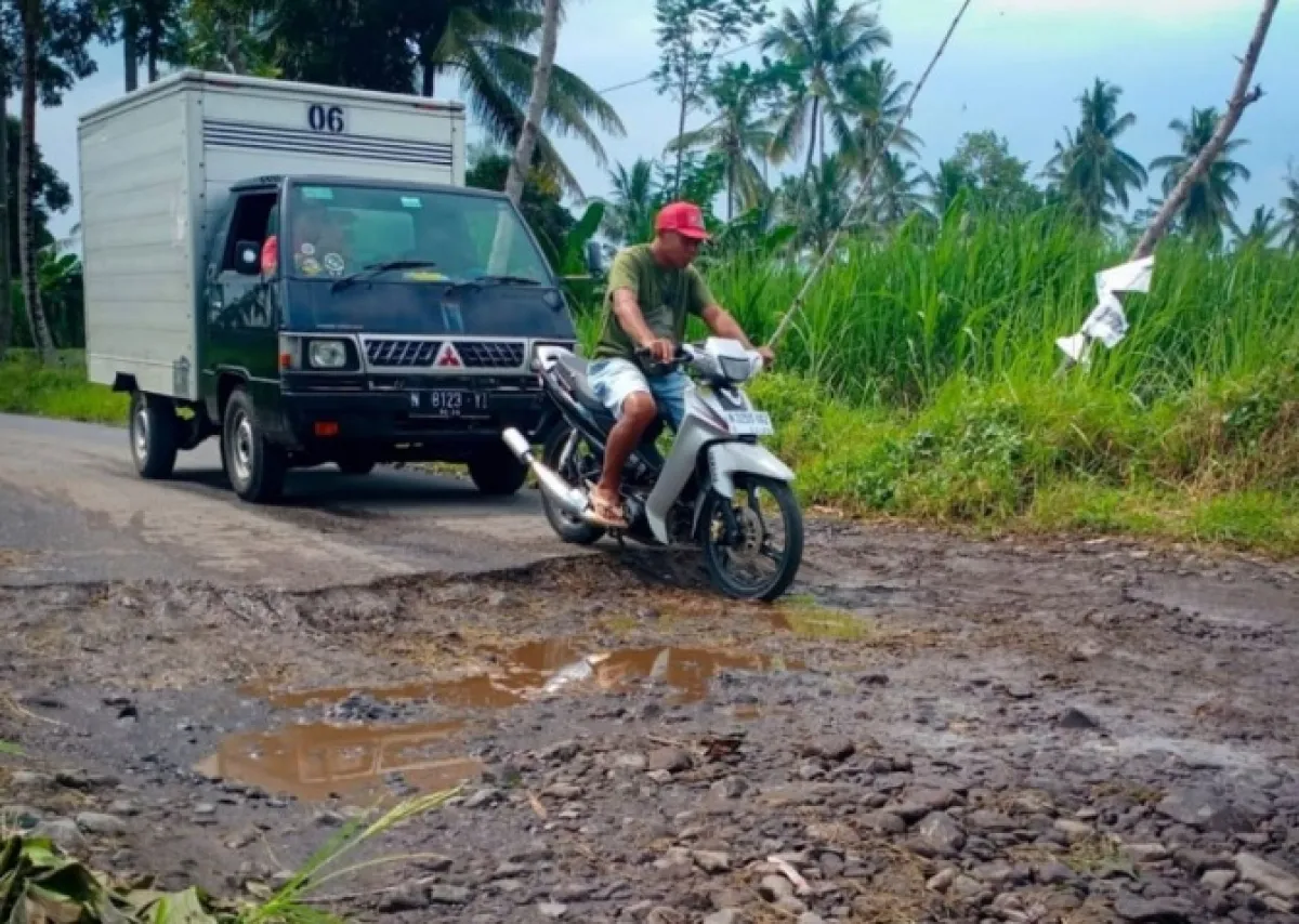 Baca juga : Lewat Program IJD, Pemkab Lumajang Fokus Prioritaskan Jalan Rusak Berat