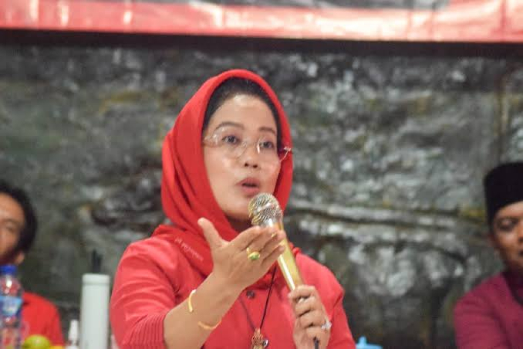 Ketua Komisi E Sri Untari Bisowarno