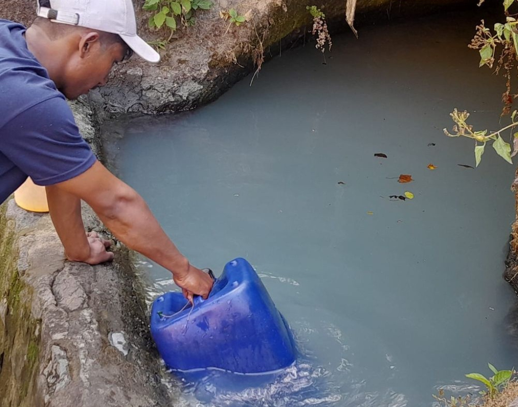 Sumber mata air berwarna putih di Dusun Mindi, Desa Curah Tatal, Kecamatan Arjasa, Kabupaten Situbondo. SP/ STB