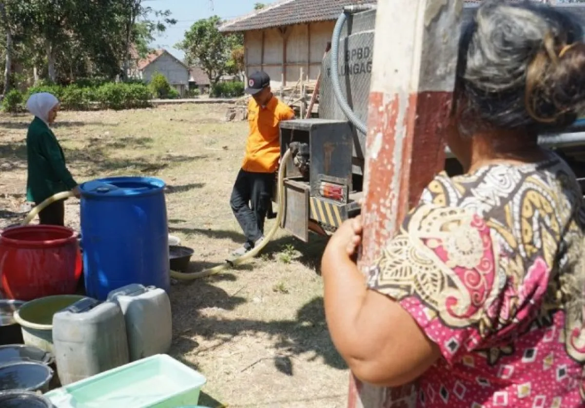 Terdampak Kekeringan, Warga Tulungagung Dapat Tambahan 10 Ribu Liter Air Bersih