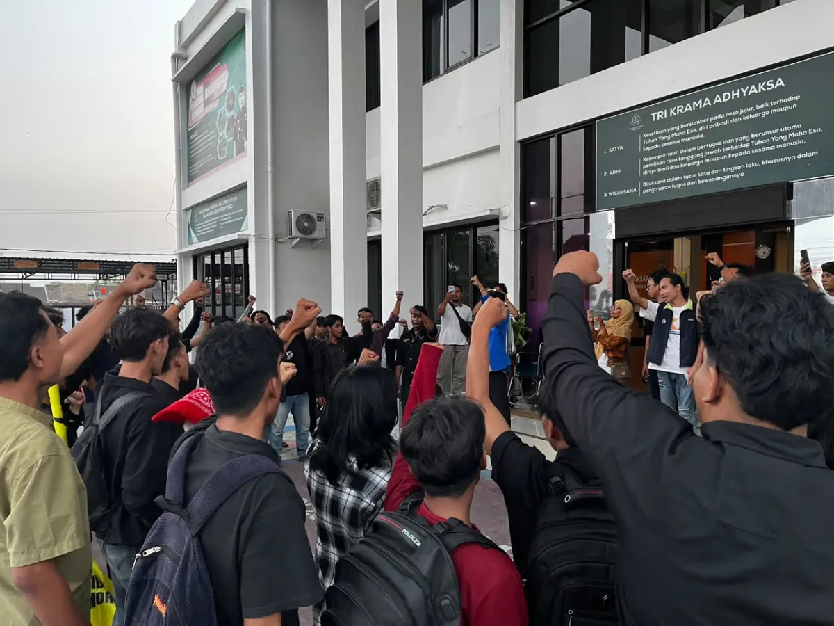 Tuding Masuk Angin Tangani TP Anggota DPRD, Ratusan Mahasiswa Lurug Kejaksaan Ponorogo