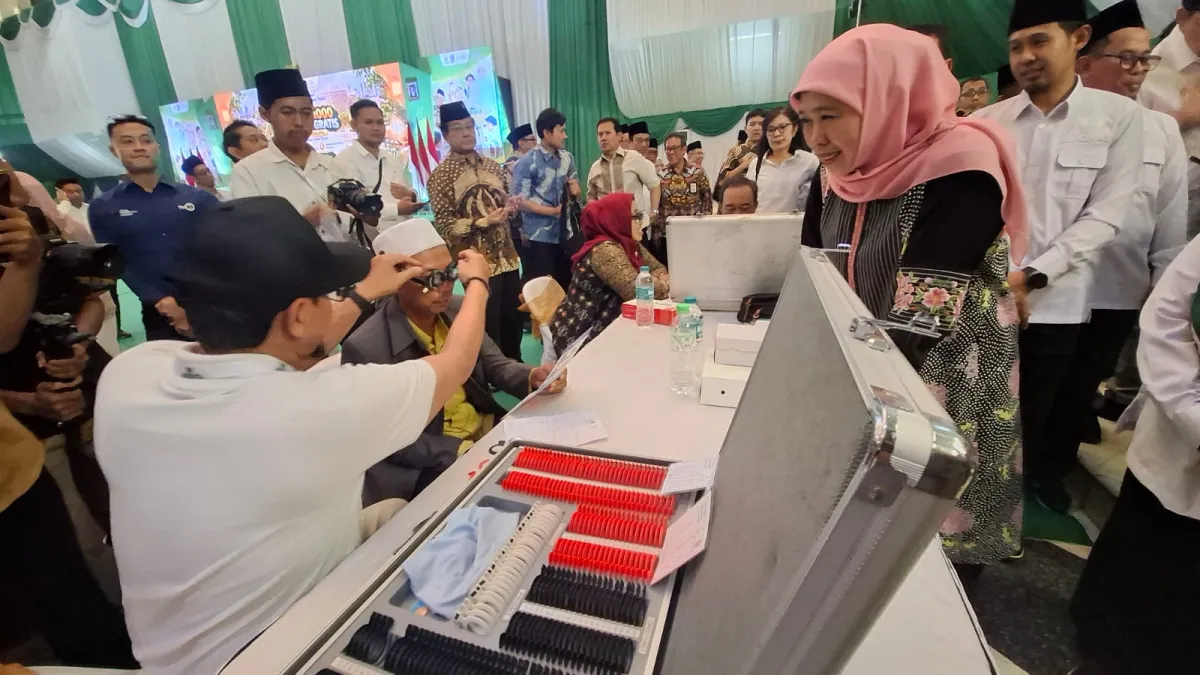 Khofifah Apresiasi Program Baznas Jatim, Bantuan Guru dan Perlindungan Pekerja Informal Diperluas