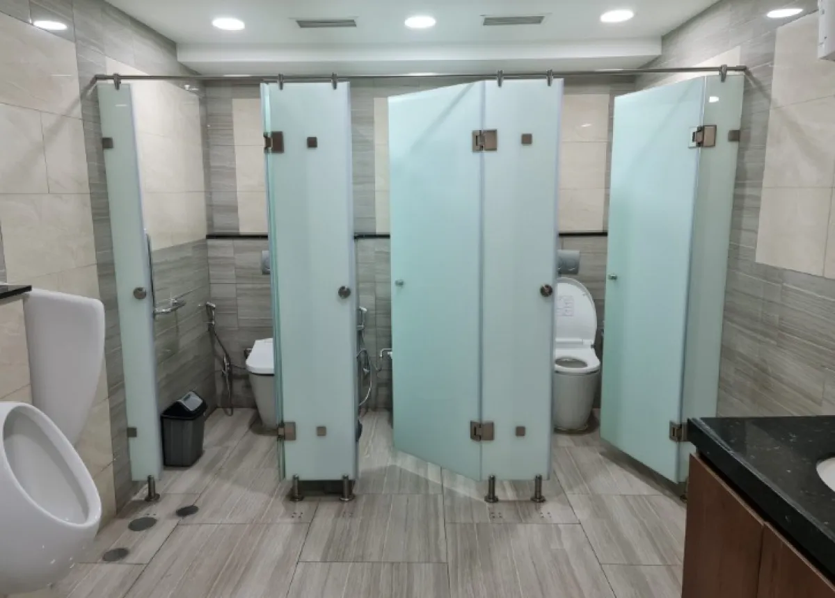 Rehabilitasi Sekolah Khususnya Toilet, Pemkot Surabaya Optimalkan Dana BOPDA dan BOPNAS