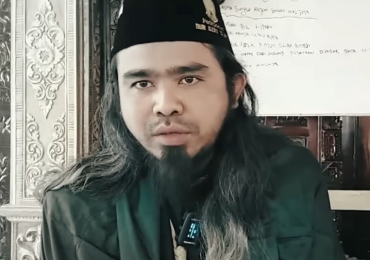 Pemilik Padepokan Nur Dzat Sejati, Gus Samsudin