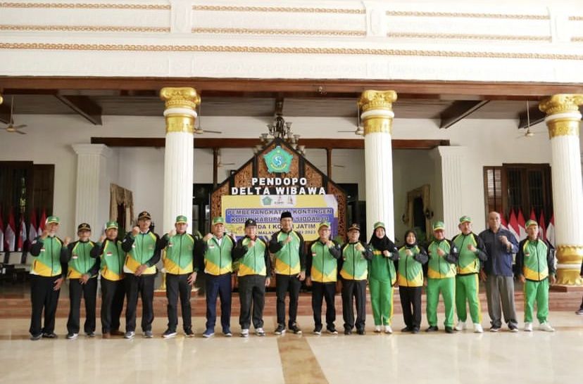 Bupati Sidoarjo Gus Muhdlor saat melepas ratusan atlet yang mengikuti Forda I Jatim, Rabu (24/5/2023). Foto: Pemkab Sidoarjo.