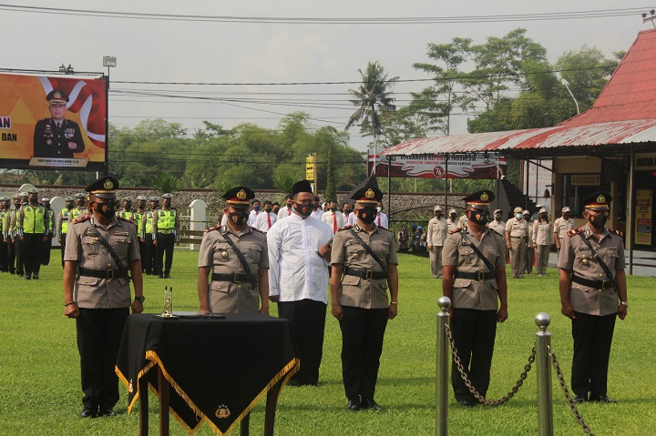 Pelantikan Kapolsek di wilayah hukum Polres Blitar. SP/Hadi Lestariono