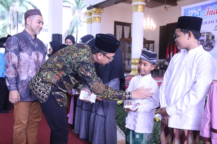 Bupati Sidoarjo H. Ahmad Muhdlor Ali menyambut baik kegiatan yang rutin digelar SPN PT. Ecco Indonesia. SP/ Hikmah