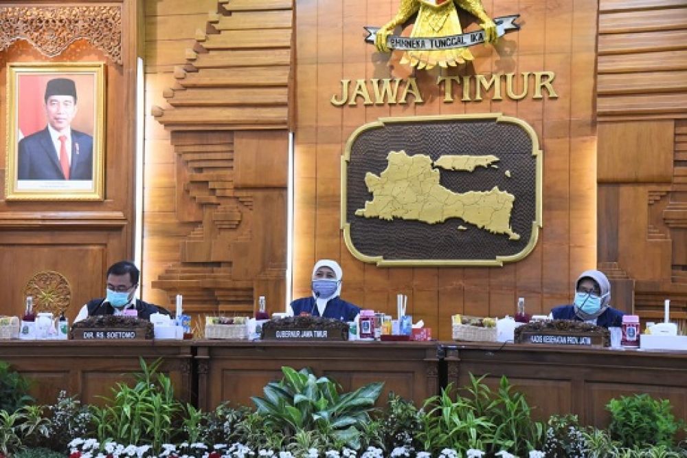 Rapat virtual Gubernur Khofifah , Dirut BPJS Kesehatan pusat dan beberapa Kepala RS Rujukan Covid-19 Jatim. SP/ADT