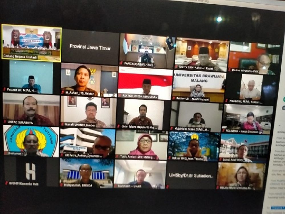 Gubernur Khofifah  melakukan video conference dengan 58 Perguruan Tinggi Negeri/Swasta (PTN/PTS) se-Jatim.SP/ADT

 