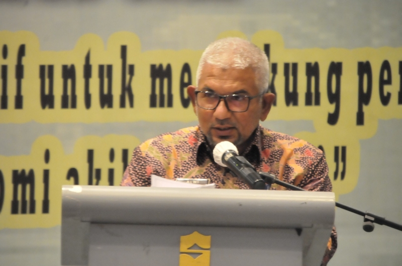 Kepala Dinas Sosial Jawa Timur Dr Alwi M Hum saat membuka  Rapat Sosialisasi Perencanaan Program Kesejahteraan Sosial Tahun 2022 di Surabaya, Senin (20/9/2021) malam. SP/KOMINFO JATIM