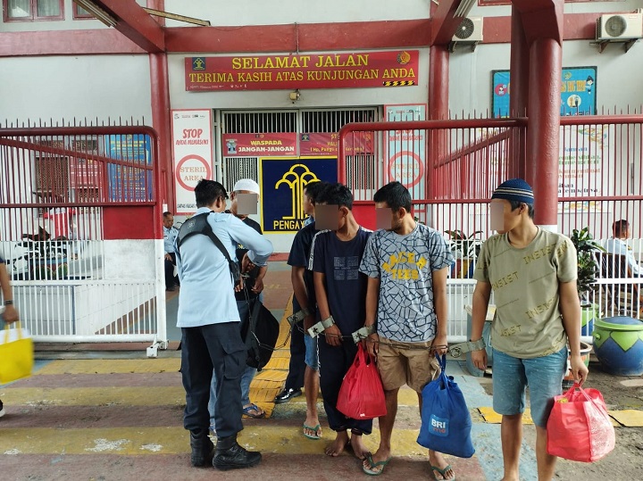 Kesembilan WBP Lapas Kelas II B Blitar yang dipindah di dua Lapas. SP/Lestariono