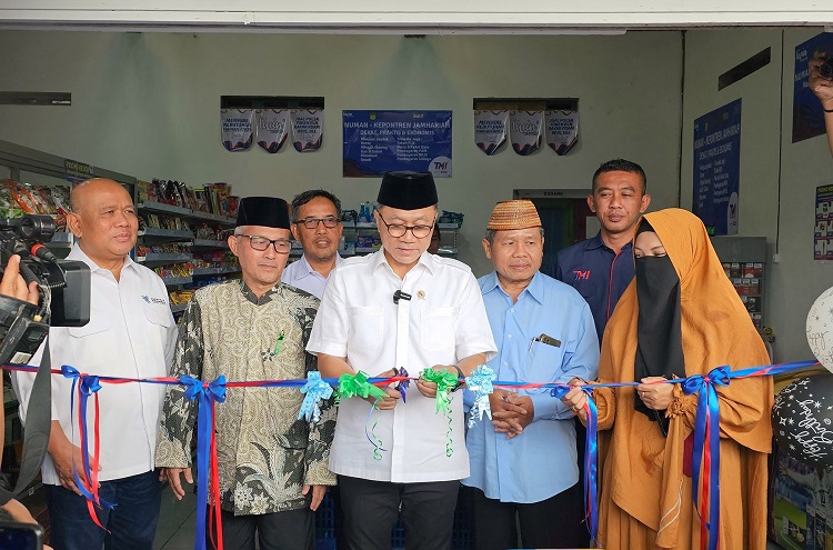 Menteri Perdagangan Zulkifli Hasan Resmikan Toko NU-Mandiri.