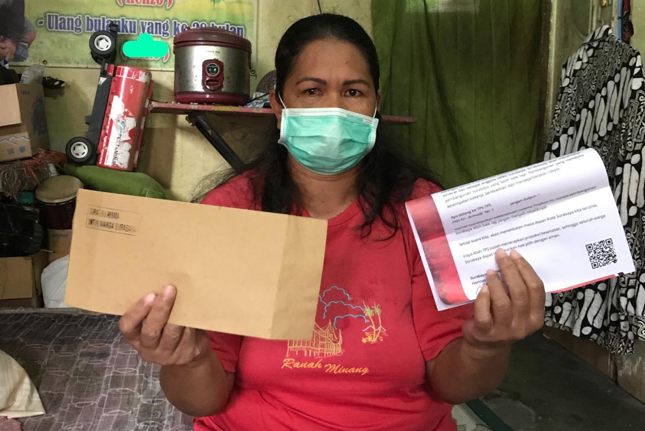 Saymatu Martha salah satu warga Plemahan yang mendapatkan surat dari Bu Risma. SP/ Al-Qomaruddin