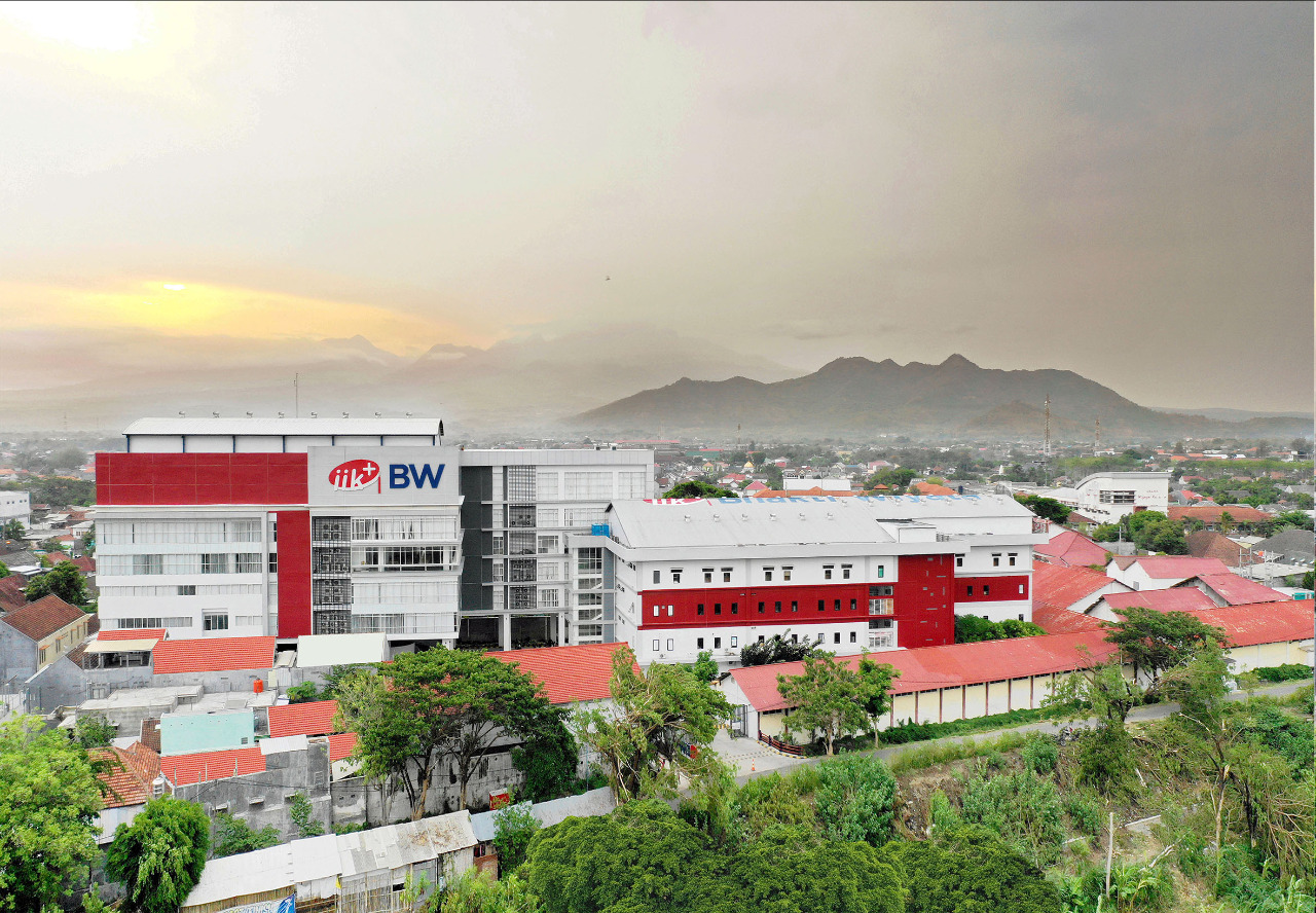  Institut Ilmu Kesehatan Bhakti Wiyata (IIK-BW) Kediri. SP/ Al-Qomaruddin