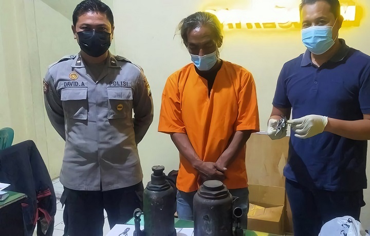 Joko Santoso, pelaku pencuri dongkrak truk yang berhasil diamankan.