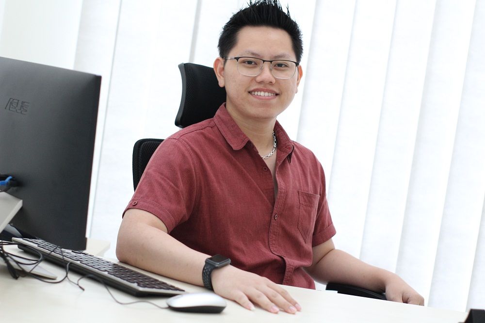 Panin Dai-ichi Life melakukan serah terima klaim kepada keluarga salah satu nasabah di Surabaya