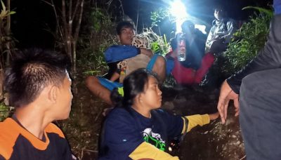 Para pendaki menunggu petugas untuk dievakuasi. SP/Lim